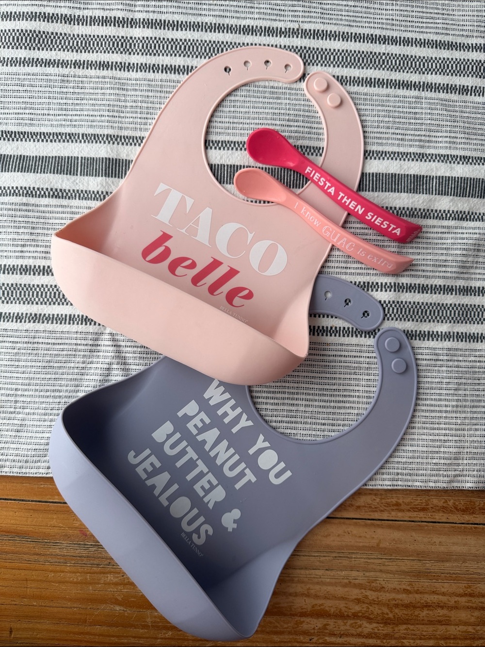 Bella Tunno bibs and spoon set